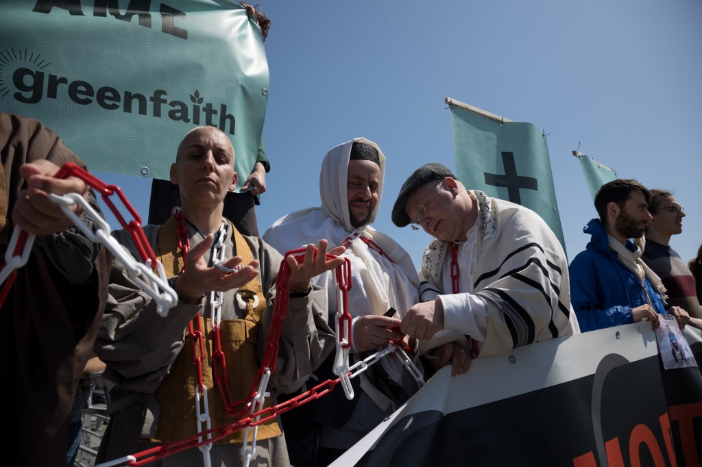 Religious leaders protest against EACOP project in France ahead of TotalEnergies’&nbsp;AGM